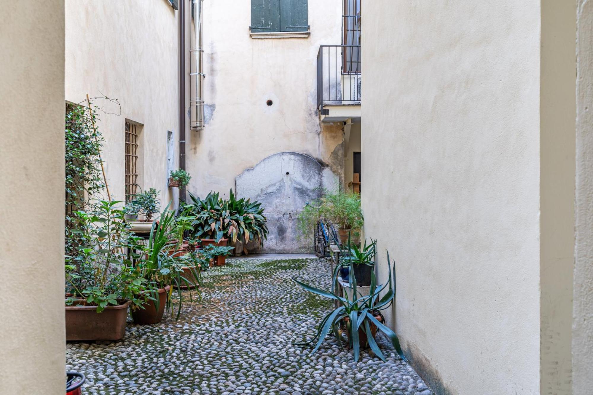 Casa San Faustino - Brescia Citycenter - By Host4U Ngoại thất bức ảnh